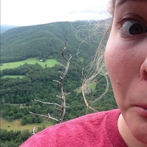 Meet your Posher, Katelyn